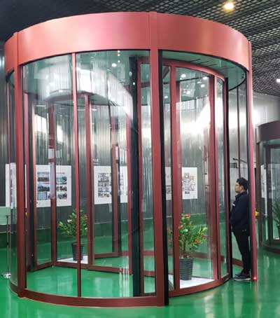 圖2 危險(xiǎn)區(qū)夾人后展箱回縮狀態(tài)