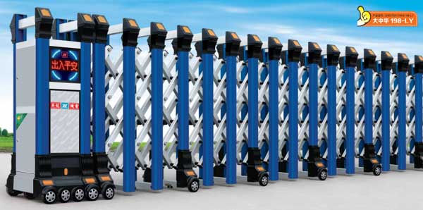 英龍240米大中華伸縮門駐守中航飛機(jī)