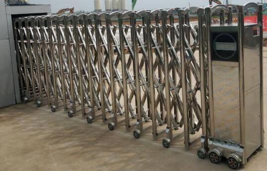 龍巖電動伸縮門