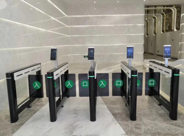 遠(yuǎn)距離人臉識(shí)別紅外測溫設(shè)備