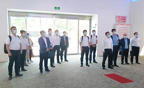 大華股份一行參觀萬華化學(xué)展廳