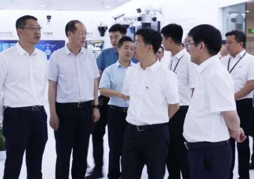 鄭州市委常委、組織部長(zhǎng)呂挺琳一行參觀考察河南大華智聯(lián)