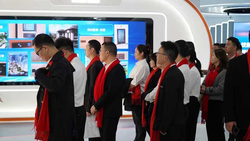 產(chǎn)業(yè)園參觀