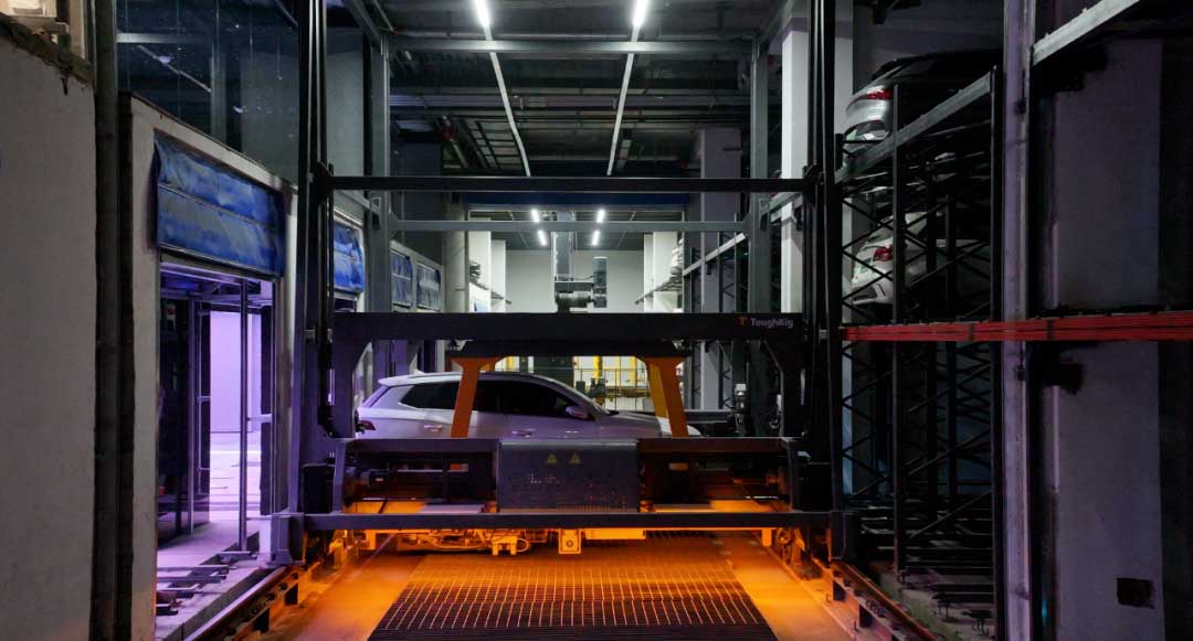 網友有話說！【停車+充電+消防三合一】全球首個極速立體泊車充電系統(tǒng)