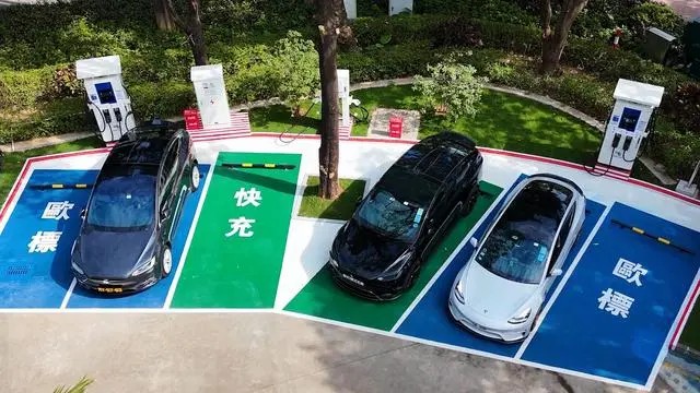 港澳新能源汽車“北上”充電更便捷！粵港澳大灣區(qū)內(nèi)地九市實(shí)現(xiàn)歐標(biāo)充電樁縣區(qū)全覆蓋