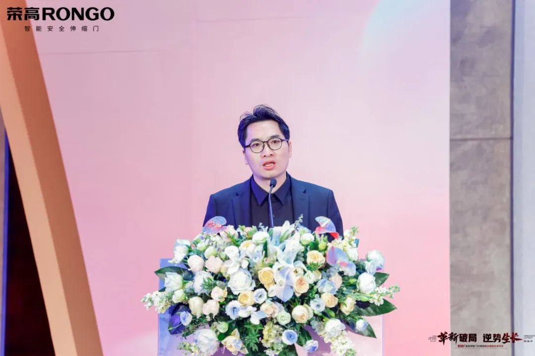 榮高智能伸縮門營(yíng)銷總經(jīng)理 關(guān)琦