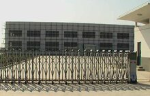 如何延長不銹鋼伸縮門的使用壽命？