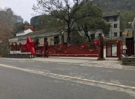 金鴻星“智能懸臂門(mén)”高端定制亮相宜昌809微度假小鎮(zhèn)