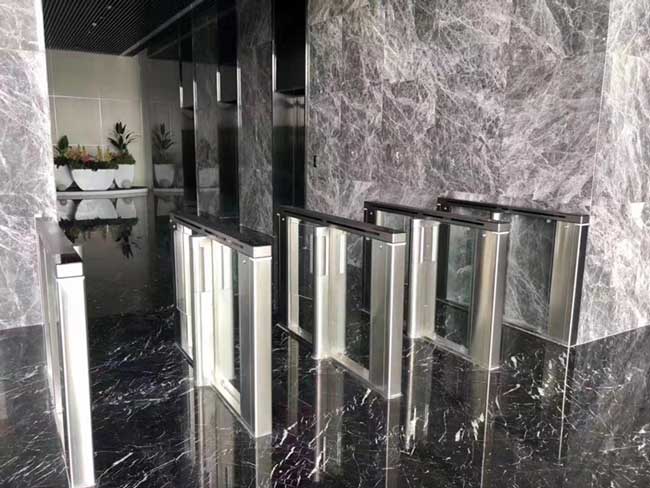 東莞保時捷大廈速通門案例 - 中出網(wǎng)-智能出入口與停車充電門戶