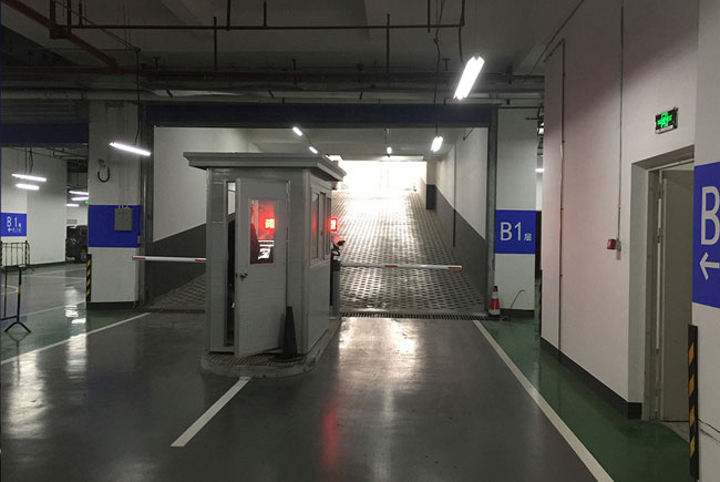 成都龍之夢大酒店道閘案例 - 中出網(wǎng)-智能出入口與停車充電門戶