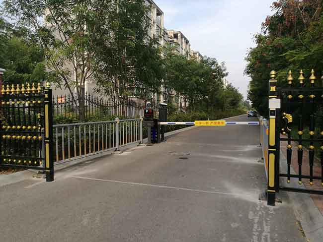 淄博遠景別墅車牌識別系統(tǒng)案例 - 中出網(wǎng)-智能出入口與停車充電門戶