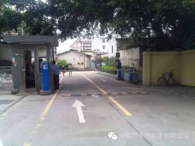 深圳觀瀾泰萊雅苑車牌識別系統(tǒng)案例 - 中出網(wǎng)-智能出入口與停車充電門戶