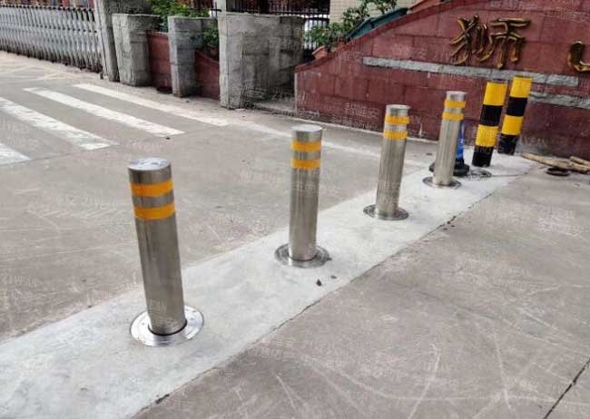 獅山中心小學升降柱案例 - 中出網(wǎng)-智能出入口與停車充電門戶