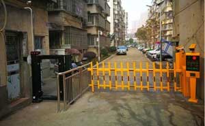 岳陽市四化建小區(qū)銳捷款車牌識(shí)別案例 - 中出網(wǎng)-智能出入口與停車充電門戶