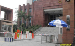 東莞長(zhǎng)安公安局車牌識(shí)別系統(tǒng)案例 - 中出網(wǎng)-智能出入口與停車充電門戶