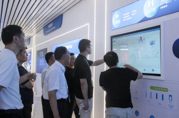 全國13省、市安全防范協(xié)會(huì)領(lǐng)導(dǎo)蒞臨百勝智能調(diào)研