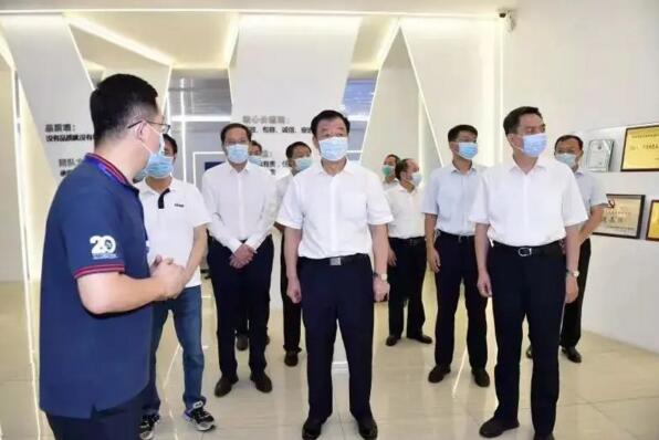 江西省省委書記、省人大常委會主任劉奇一行蒞臨百勝智能調(diào)研指導(dǎo)
