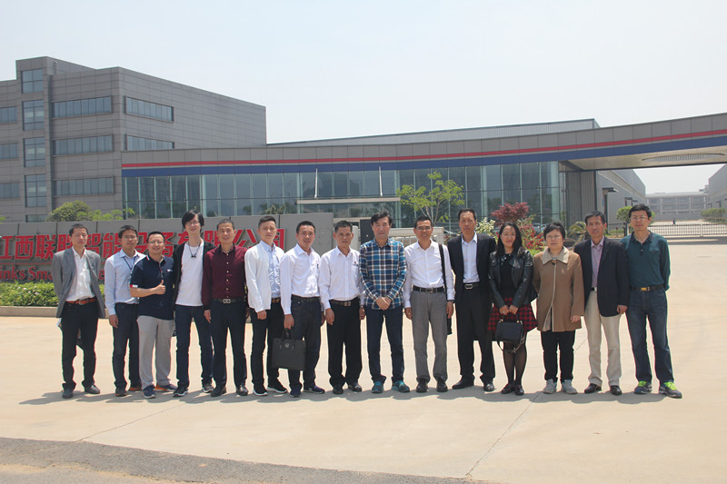 百勝“36V直流”系列產(chǎn)品獲中建金協(xié)自動(dòng)門電動(dòng)門協(xié)會(huì)及佛山自動(dòng)門行業(yè)協(xié)會(huì)領(lǐng)導(dǎo)、專家高度認(rèn)可