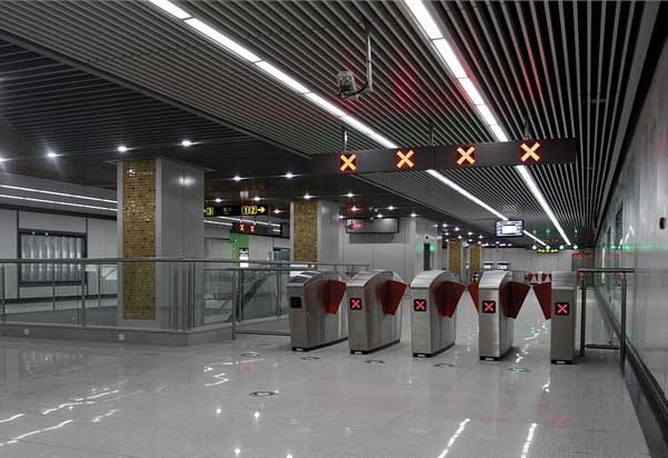 蘇州一號線通道閘案例 - 中出網(wǎng)-智能出入口與停車充電門戶