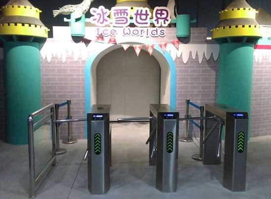 西安秦皇冰雪大世界通道閘案例 - 中出網-智能出入口與停車充電門戶
