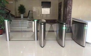 鄭州證券交易中心通道閘案例 - 中出網(wǎng)-智能出入口與停車充電門戶