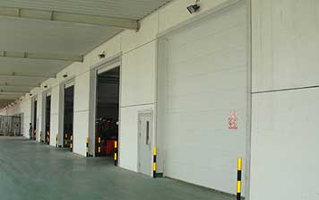 工業(yè)滑升門