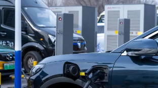 充電量破1.23億千瓦時，國慶中秋假期全國高速新能源汽車充電數(shù)據(jù)出爐，星星充電全力保供