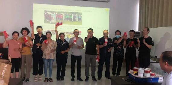 本屆趣味運(yùn)動(dòng)會(huì)在歡呼聲中結(jié)束