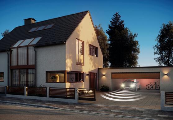 霍曼教您如何通過手機APP打開車庫門，既實用又安全