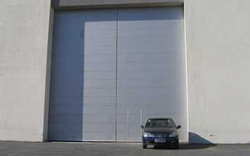 工業(yè)平開門