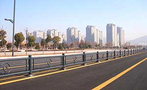 連云港城市家具護(hù)欄案例 - 中出網(wǎng)-智能出入口與停車(chē)充電門(mén)戶(hù)