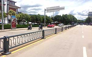 麗江3萬8千米護欄案例