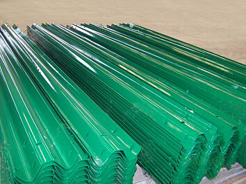 鍍鋅加噴塑護欄板