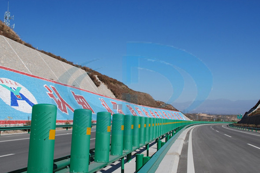 河源高速公路惠州段護欄案例 - 中出網(wǎng)-智能出入口與停車充電門戶