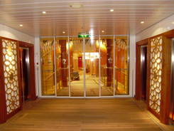 新豪華游輪“AIDA Luna”號(hào)開(kāi)始處女航自動(dòng)門(mén)案例 - 中出網(wǎng)-智能出入口與停車充電門(mén)戶