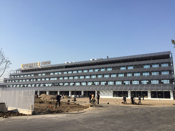 寶時得機械卷簾門案例 - 中出網(wǎng)-智能出入口與停車充電門戶