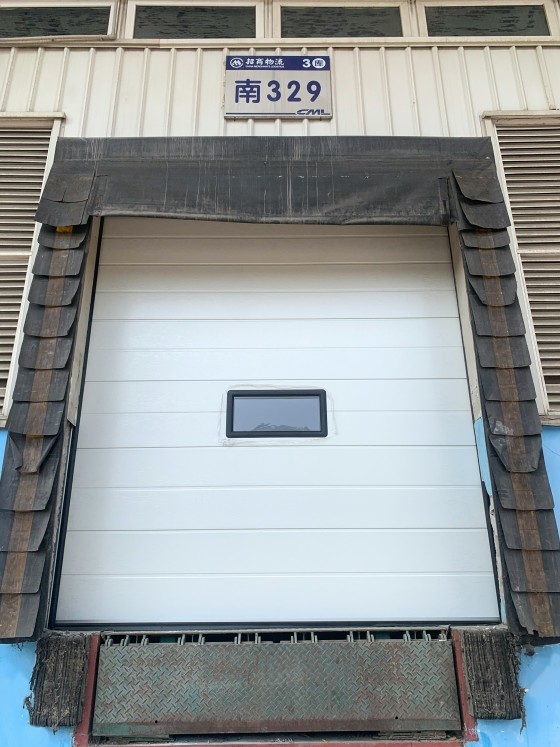 工業(yè)滑升門