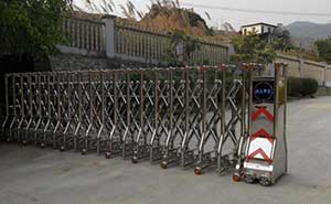 廣西百色雷遁二號(hào)伸縮門案例