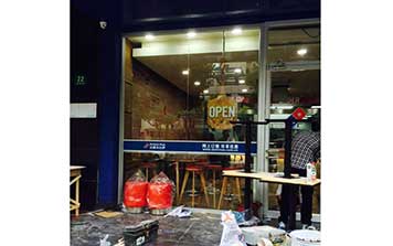 上海達(dá)美樂比薩肯德基門案例