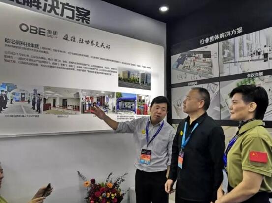 客戶深入了解太赫茲人體安檢設備、 預安檢閘機及“人物同檢”解決方案