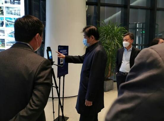 體驗(yàn)人臉識(shí)別測(cè)溫產(chǎn)品