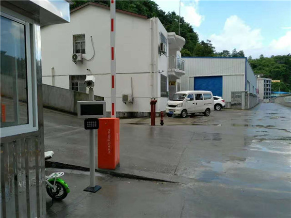 長陽津洋口小區(qū)道閘案例 - 中出網(wǎng)-智能出入口與停車充電門戶