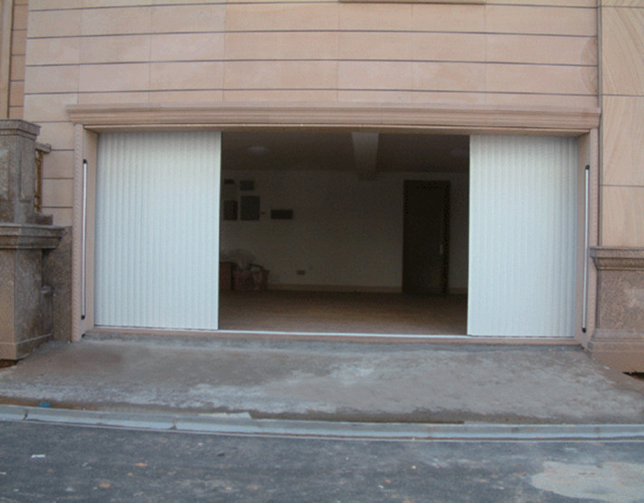 側(cè)滑車庫(kù)門