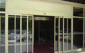 自動(dòng)門(mén)