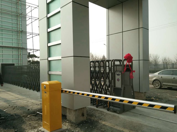 肥鄉(xiāng)區(qū)威英鍋爐道閘案例 - 中出網(wǎng)-智能出入口與停車充電門戶