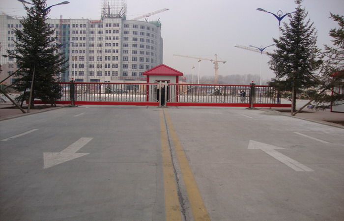 熱烈祝賀南北德信懸浮折疊門順利進(jìn)駐赤峰市和美建材城