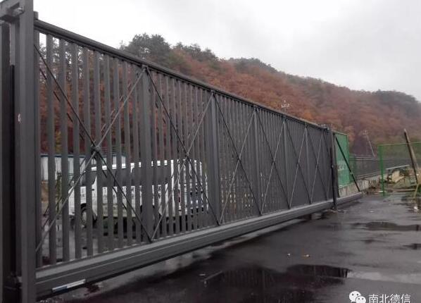 鑒賞3米高巨型懸浮門 見(jiàn)證南北懸浮門技術(shù)實(shí)力