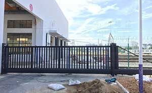 南寧軌道交通集團(tuán)7米無(wú)軌懸浮門案例 - 中出網(wǎng)-智能出入口與停車充電門戶