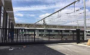 南寧軌道交通集團(tuán)10米北門無(wú)軌懸浮門案例 - 中出網(wǎng)-智能出入口與停車充電門戶