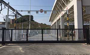 南寧軌道交通集團(tuán)10米東門（1）無(wú)軌懸浮門案例 - 中出網(wǎng)-智能出入口與停車充電門戶